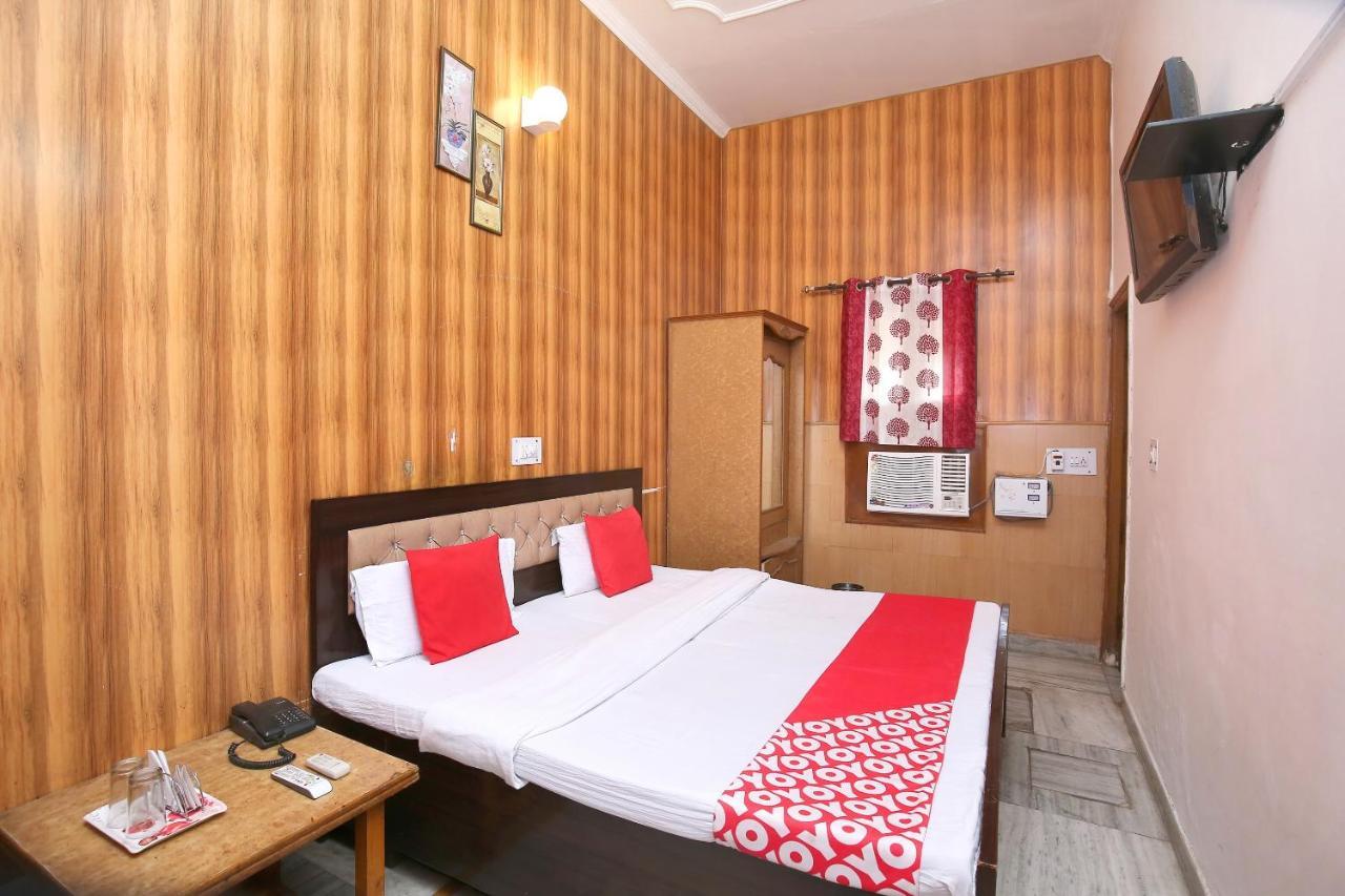 Hotel Amar Chandīgarh Exteriör bild