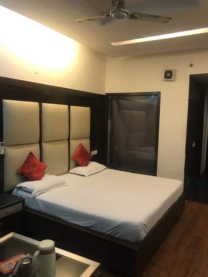 Hotel Amar Chandīgarh Exteriör bild